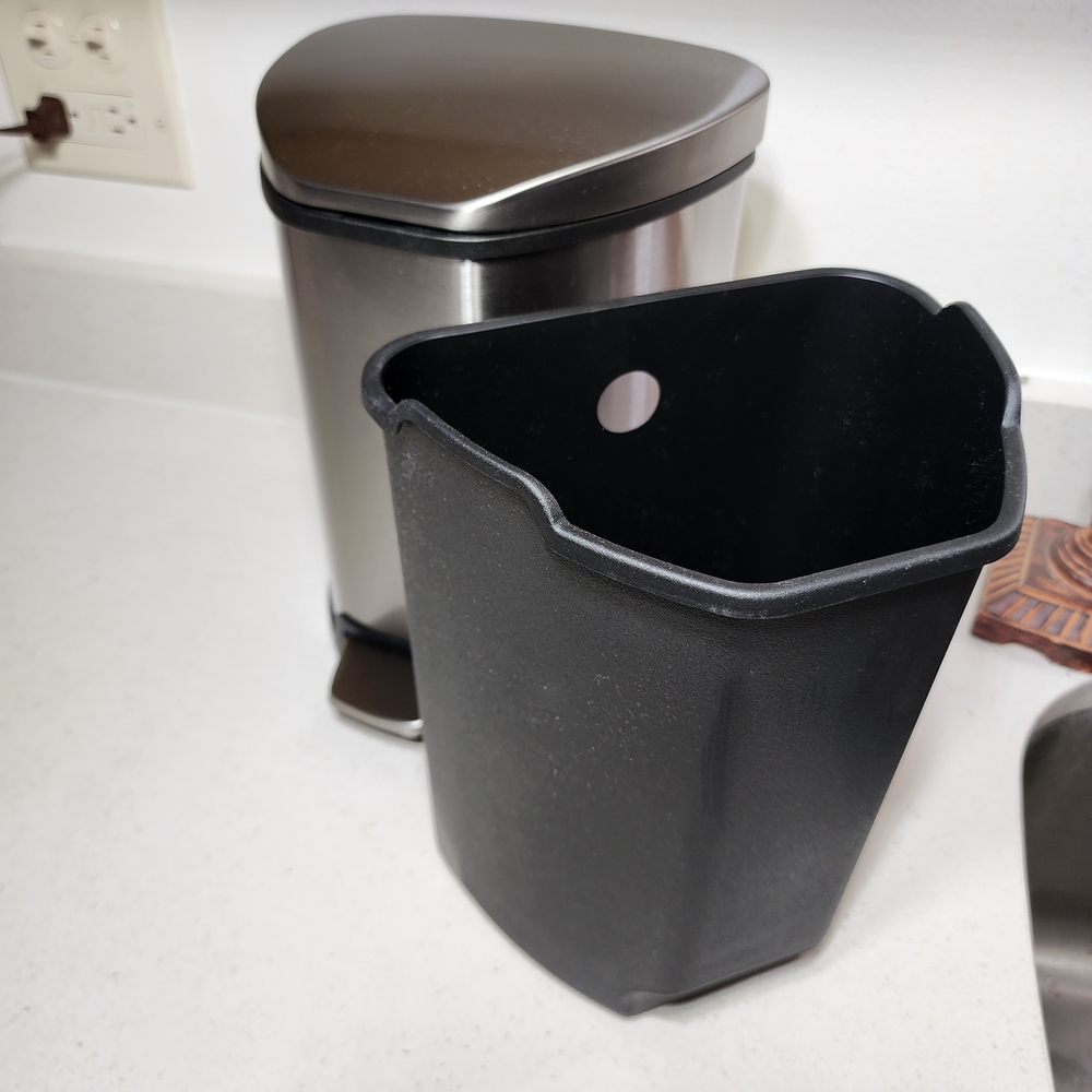Stainless Steel Trash Can with Pedal. Receptable With Lid. New No Tags - Picture 6 of 13